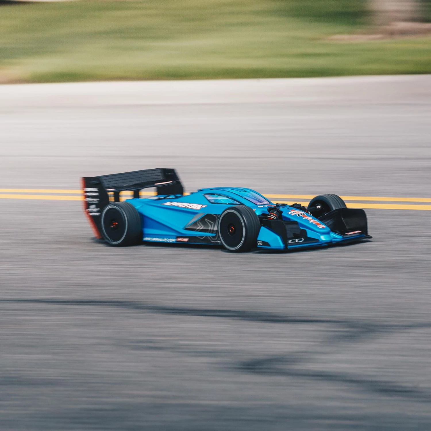 ARRMA 1/7 LIMITLESS All-Road Speed Bash: Roller - SCRATCH & DENT 6 ARRMA 1/7 LIMITLESS All-Road Speed Bash: Roller - SCRATCH & DENT - Image 4